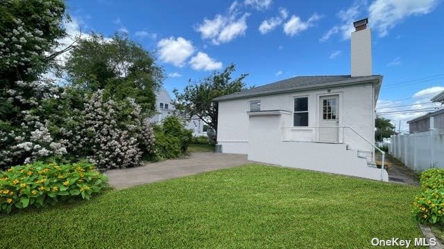 Photo 25 of 28 of 142 W Riviera Drive house