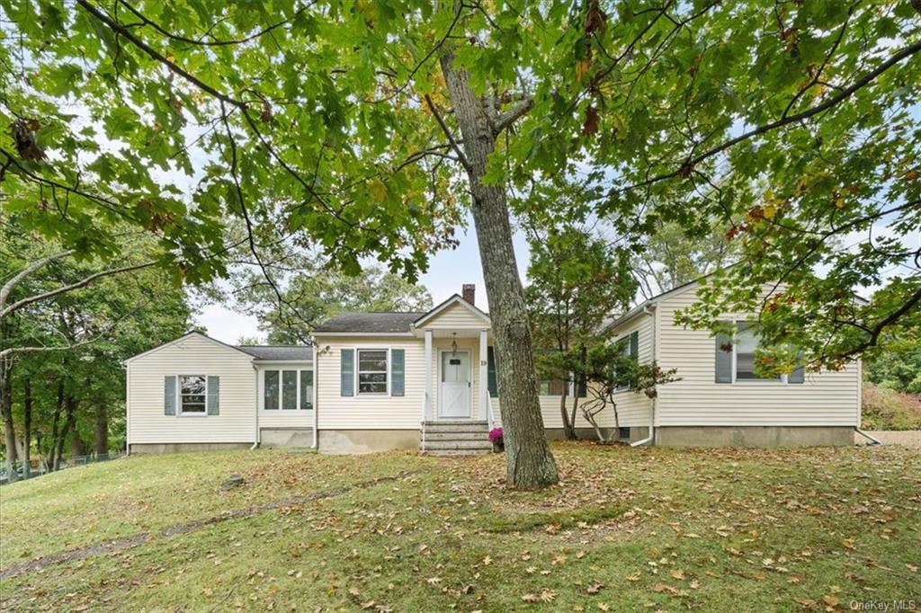 19 Hilltop Drive, Goshen, New York image 3