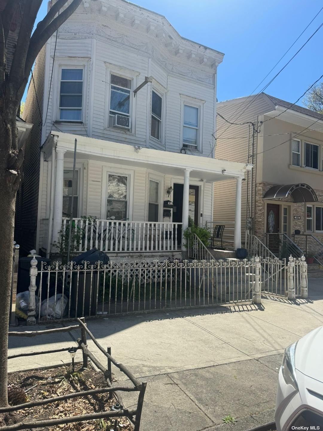 10014 88th Avenue, Richmond Hill, Queens, NY - 6 Bedrooms  
2 Bathrooms  
12 Rooms - 