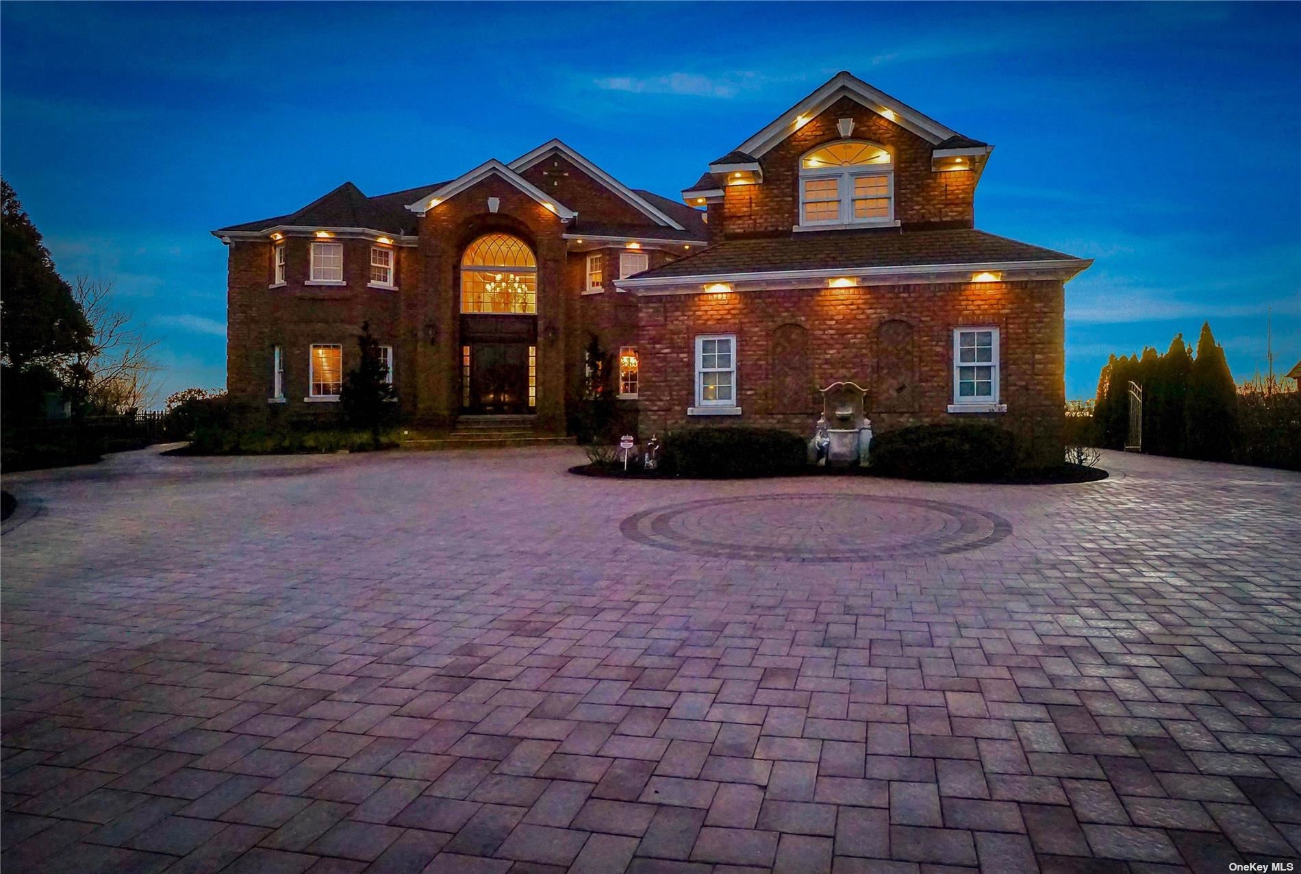 103 Davison Lane, West Islip, New York image 1