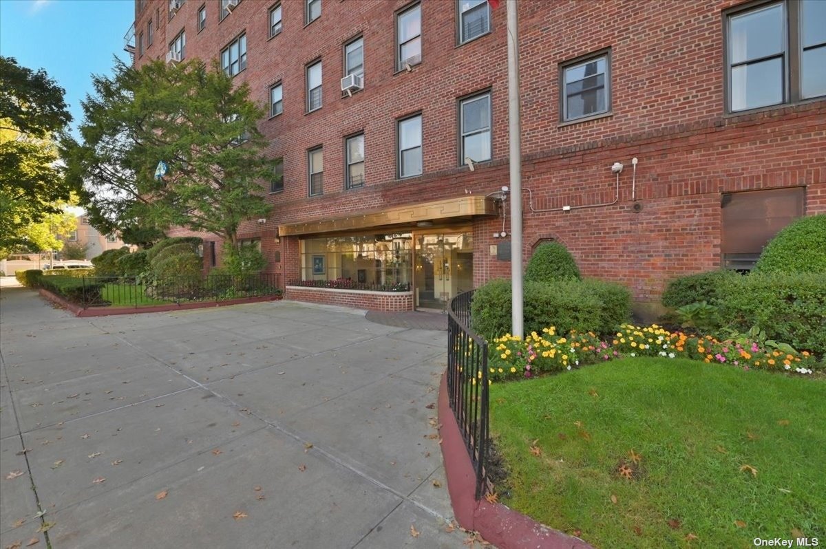 143-50 Hoover Avenue #219, Briarwood, New York image 2