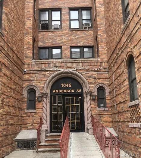 Property for Sale at 1045 Anderson Avenue 2D, Bronx, New York - Bedrooms: 1 
Bathrooms: 1 
Rooms: 4  - $149,900