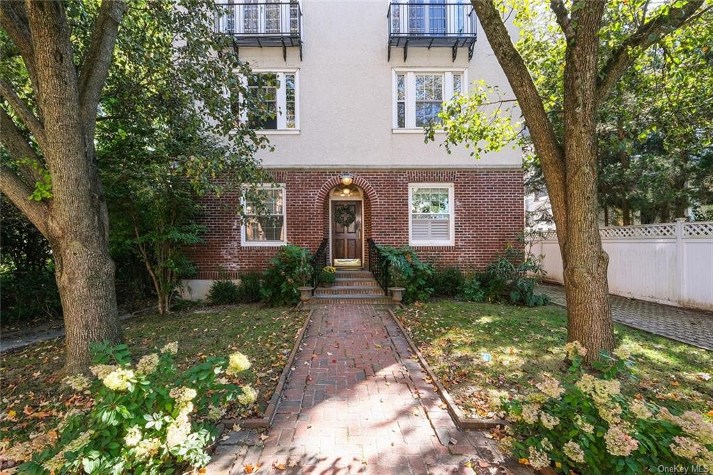 15 Meadow Avenue #7, Bronxville, New York image 1