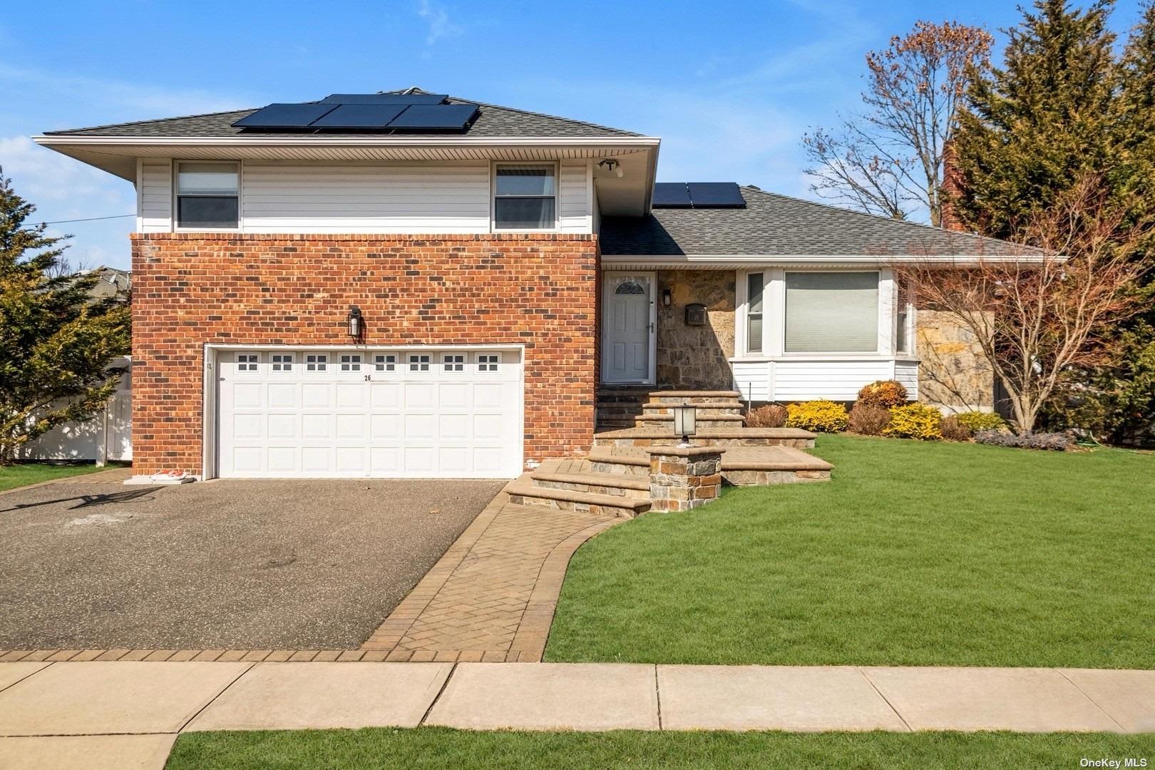 View Syosset, NY 11791 house