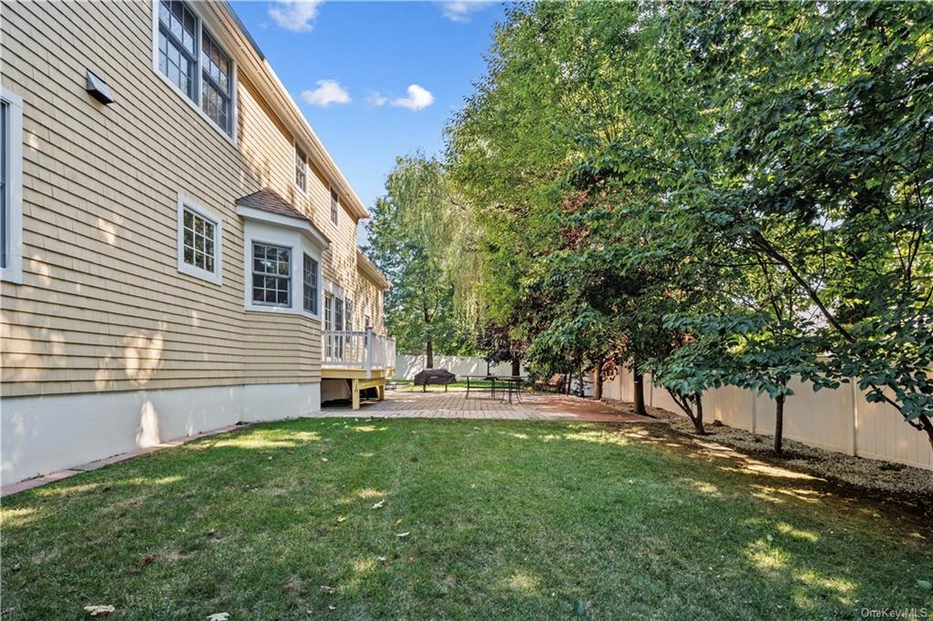 7 Mill Pond Lane, New Rochelle, New York image 28