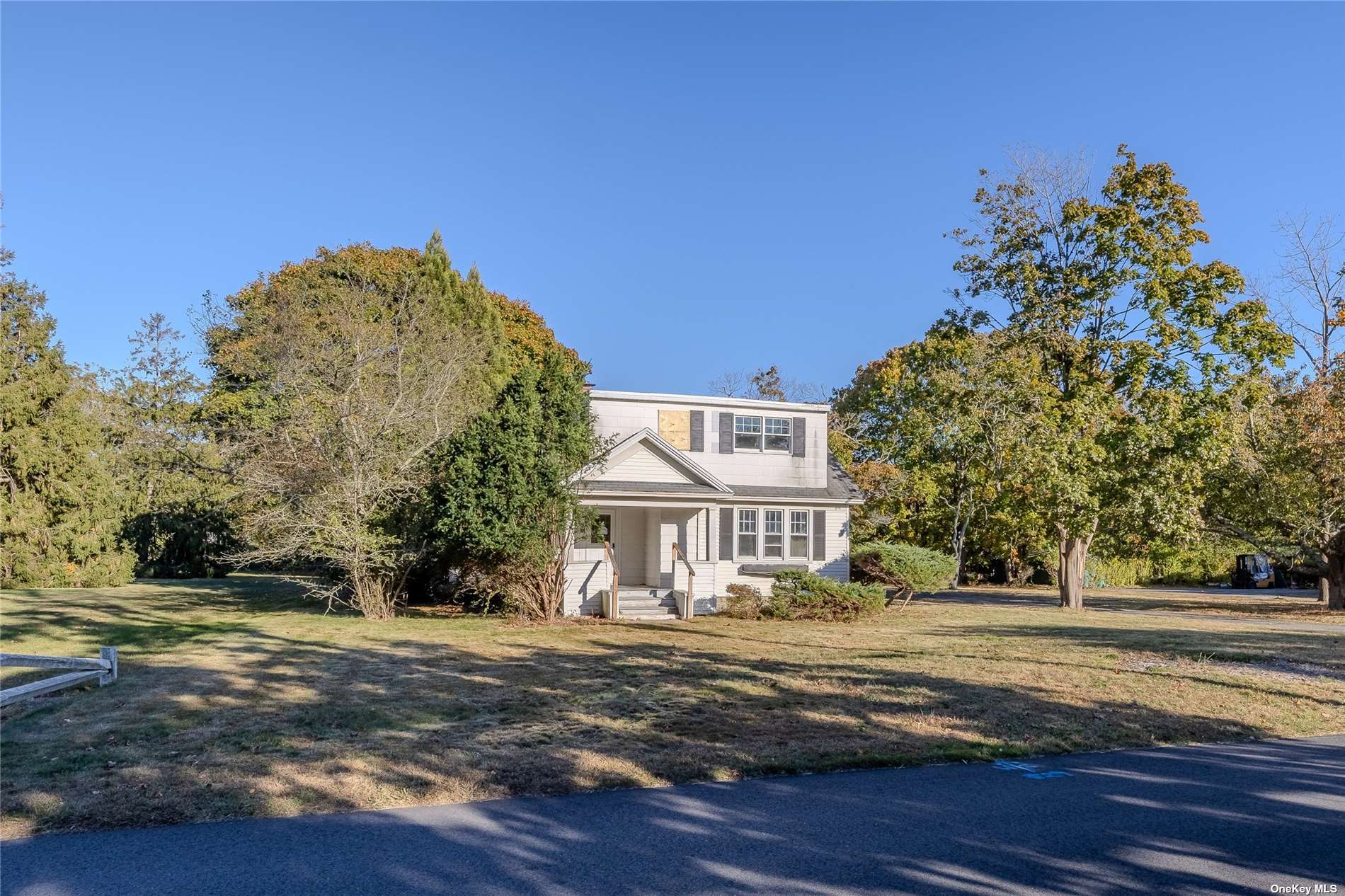 29 N Paquatuck Avenue, East Moriches, New York image 3