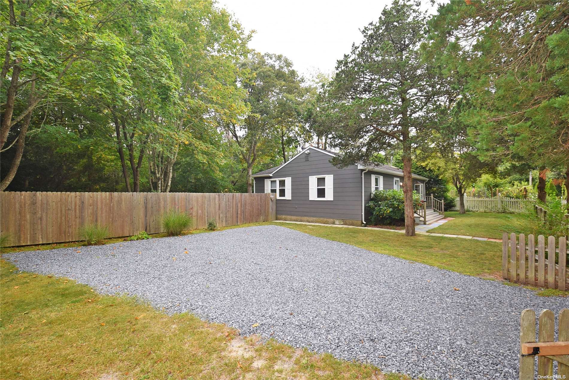 4 E End Avenue, East Quogue, New York image 2