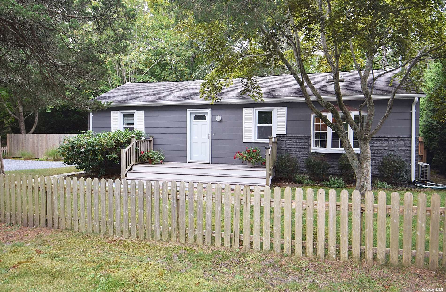 4 E End Avenue, East Quogue, Hamptons, NY - 2 Bedrooms  
1 Bathrooms - 