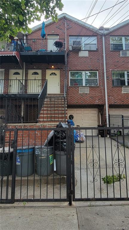 2413 Matthews Avenue, Bronx, New York - 7 Bedrooms  
3 Bathrooms - 