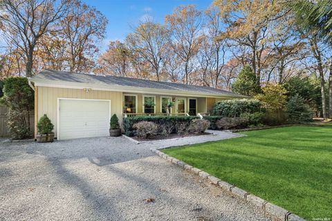 24 Fort Pond Boulevard East Hampton NY 11937