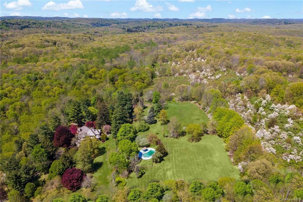 99 Moseman Avenue, Katonah, New York - 8 Bedrooms  
9 Bathrooms  
16 Rooms - 