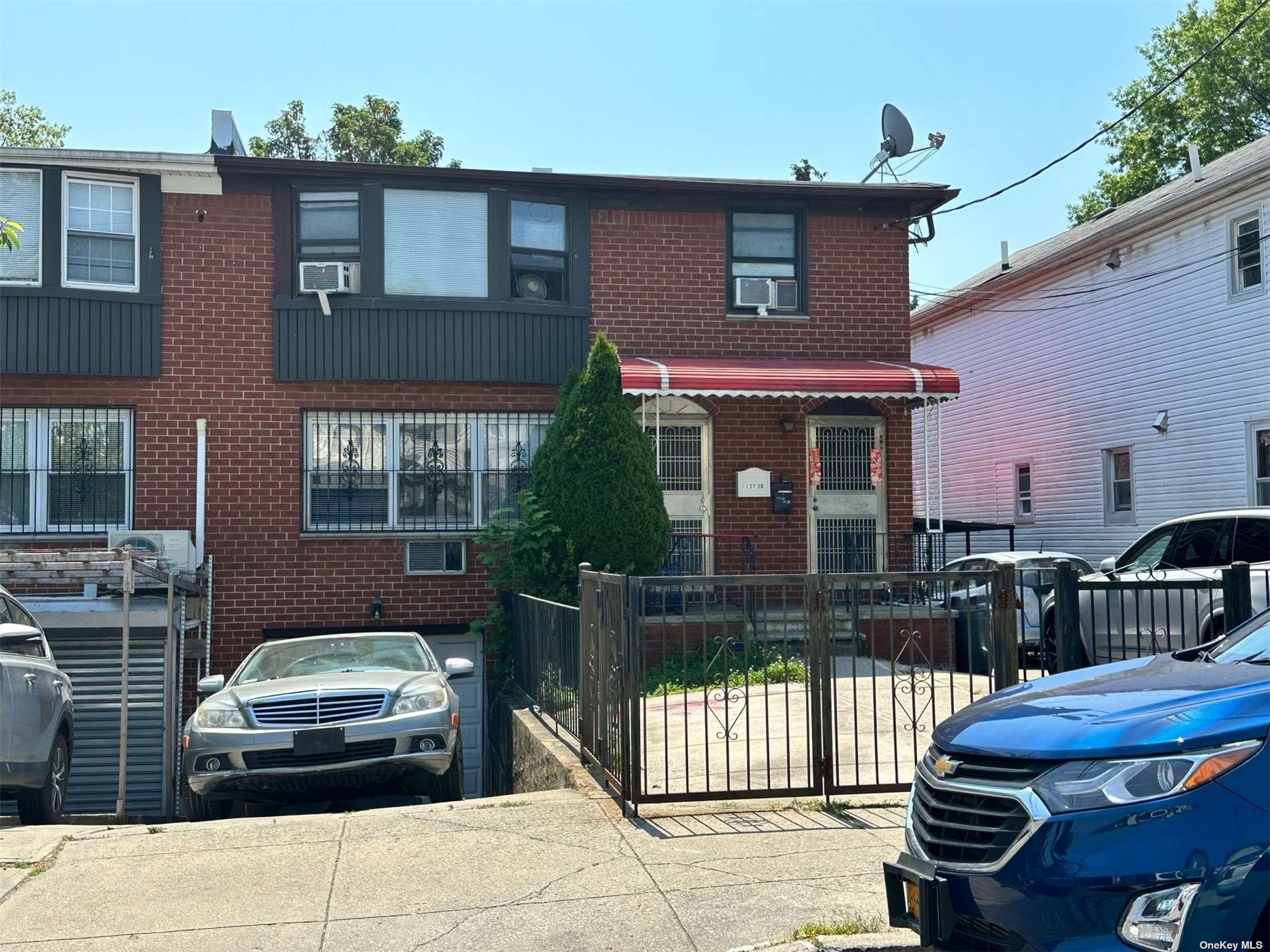 Property for Sale at 13738 Kalmia Avenue, Flushing, Queens, NY - Bedrooms: 6 
Bathrooms: 4 
Rooms: 14  - $1,820,000