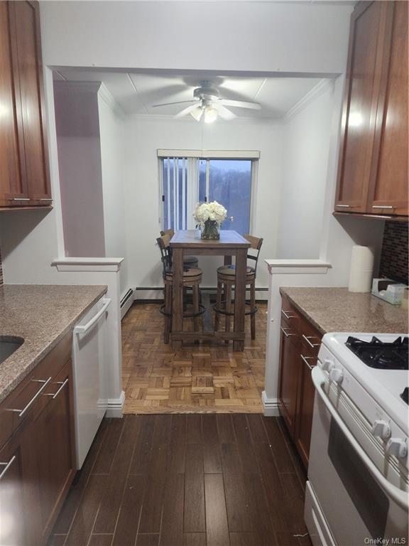 Rental Property at 370 Central Avenue 5J, Scarsdale, New York - Bedrooms: 2 
Bathrooms: 2 
Rooms: 5  - $3,000 MO.