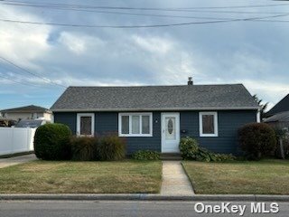 41 E Halycon Road, Lindenhurst, New York image 2