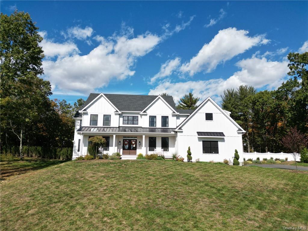 25 Gracemere, Tarrytown, New York - 5 Bedrooms  
4 Bathrooms  
9 Rooms - 