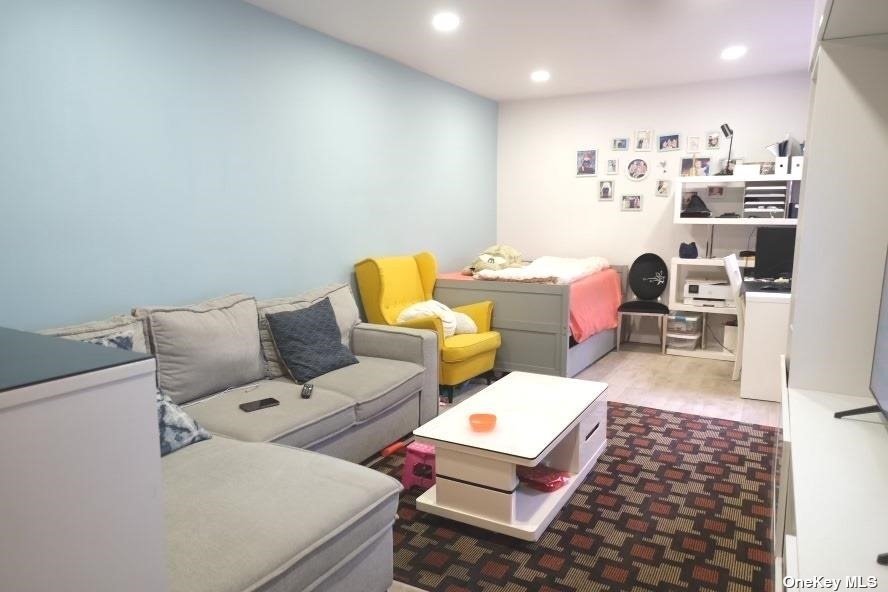 Property for Sale at 141st Street 2G, Flushing, Queens, NY - Bedrooms: 2 
Bathrooms: 1 
Rooms: 4  - $365,000