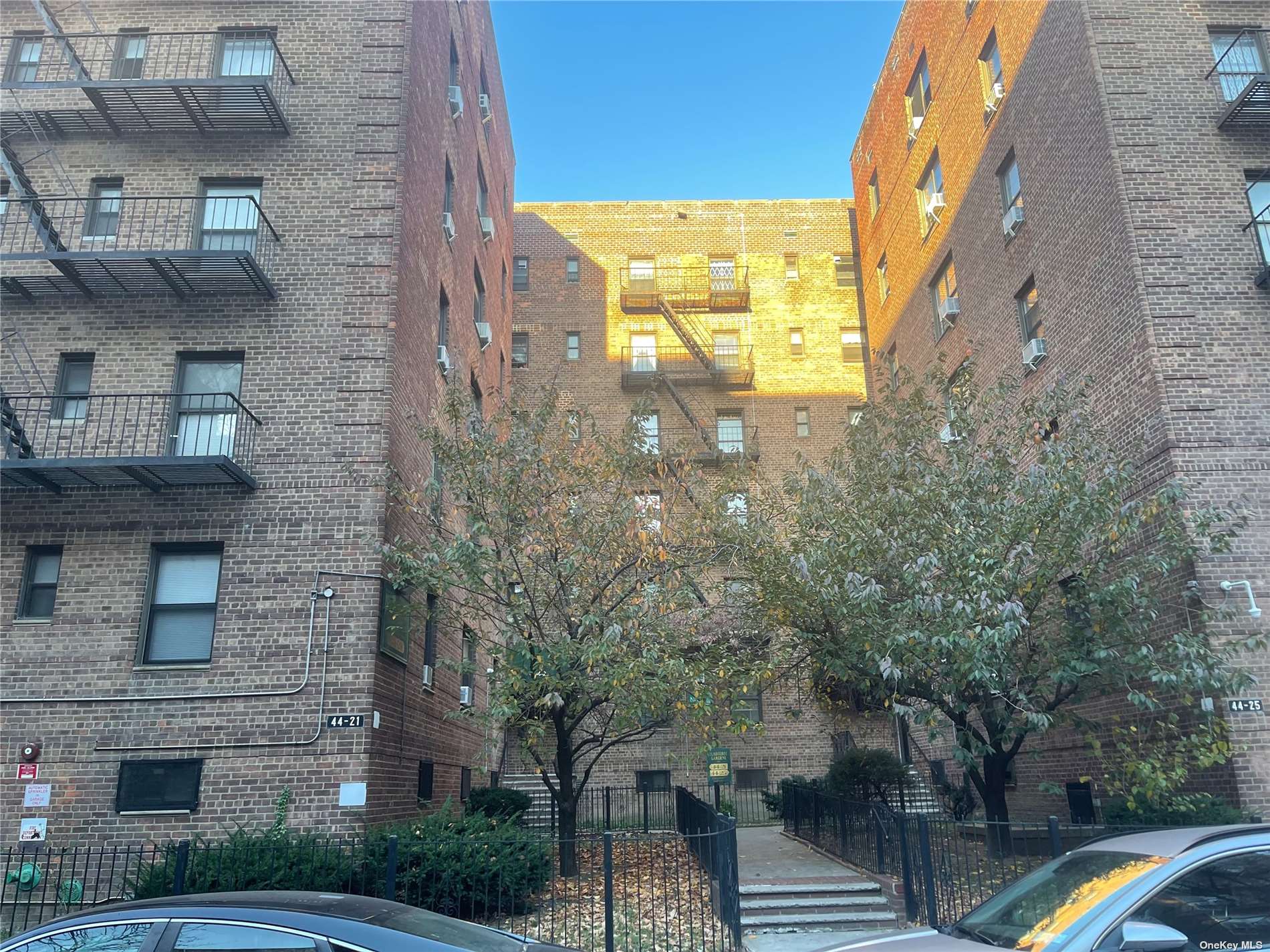 Macnish Street 6D, Elmhurst, Queens, NY - 1 Bedrooms  
1 Bathrooms  
3 Rooms - 