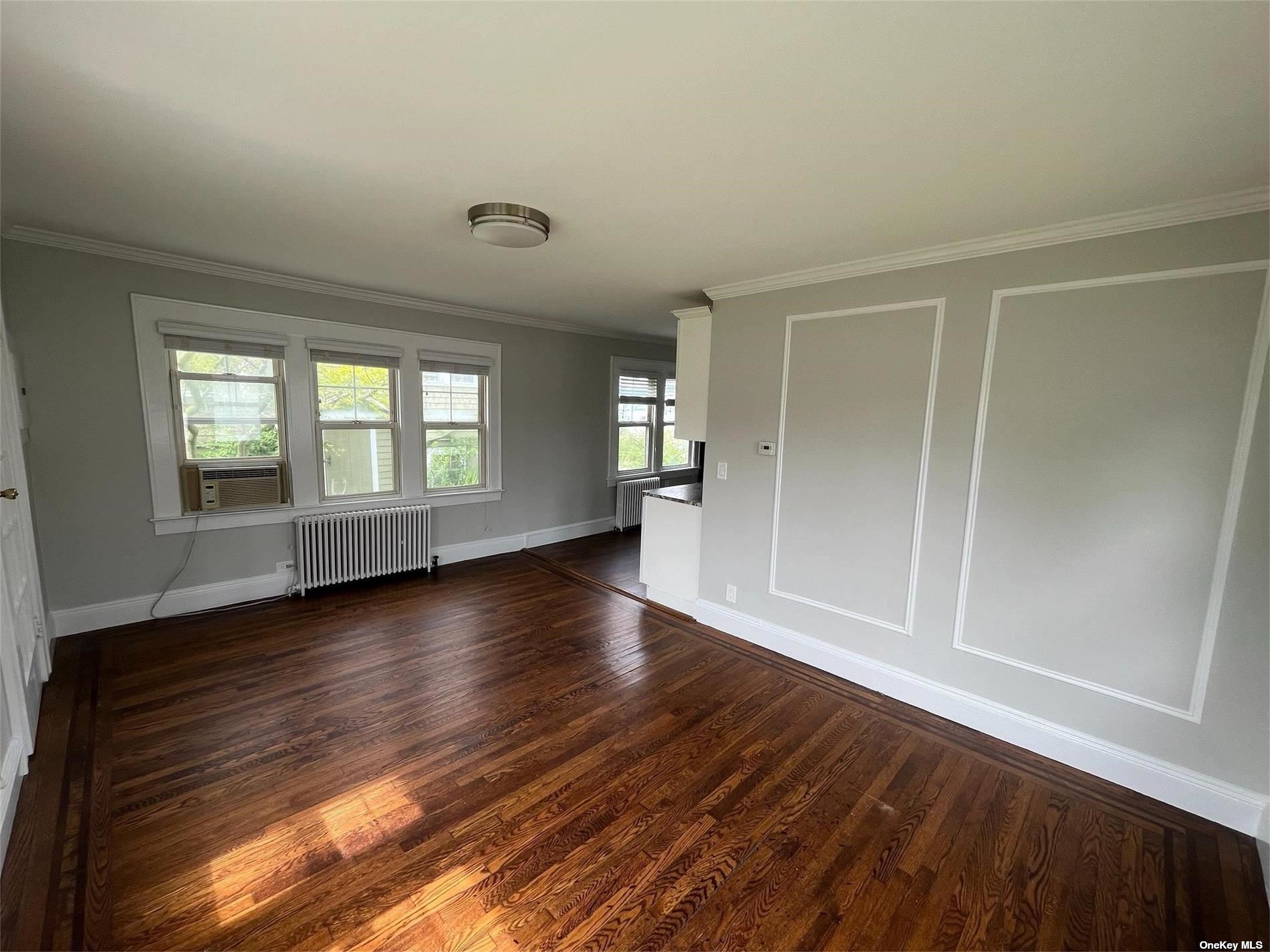 746 S Hickory Street, Lindenhurst, New York image 10
