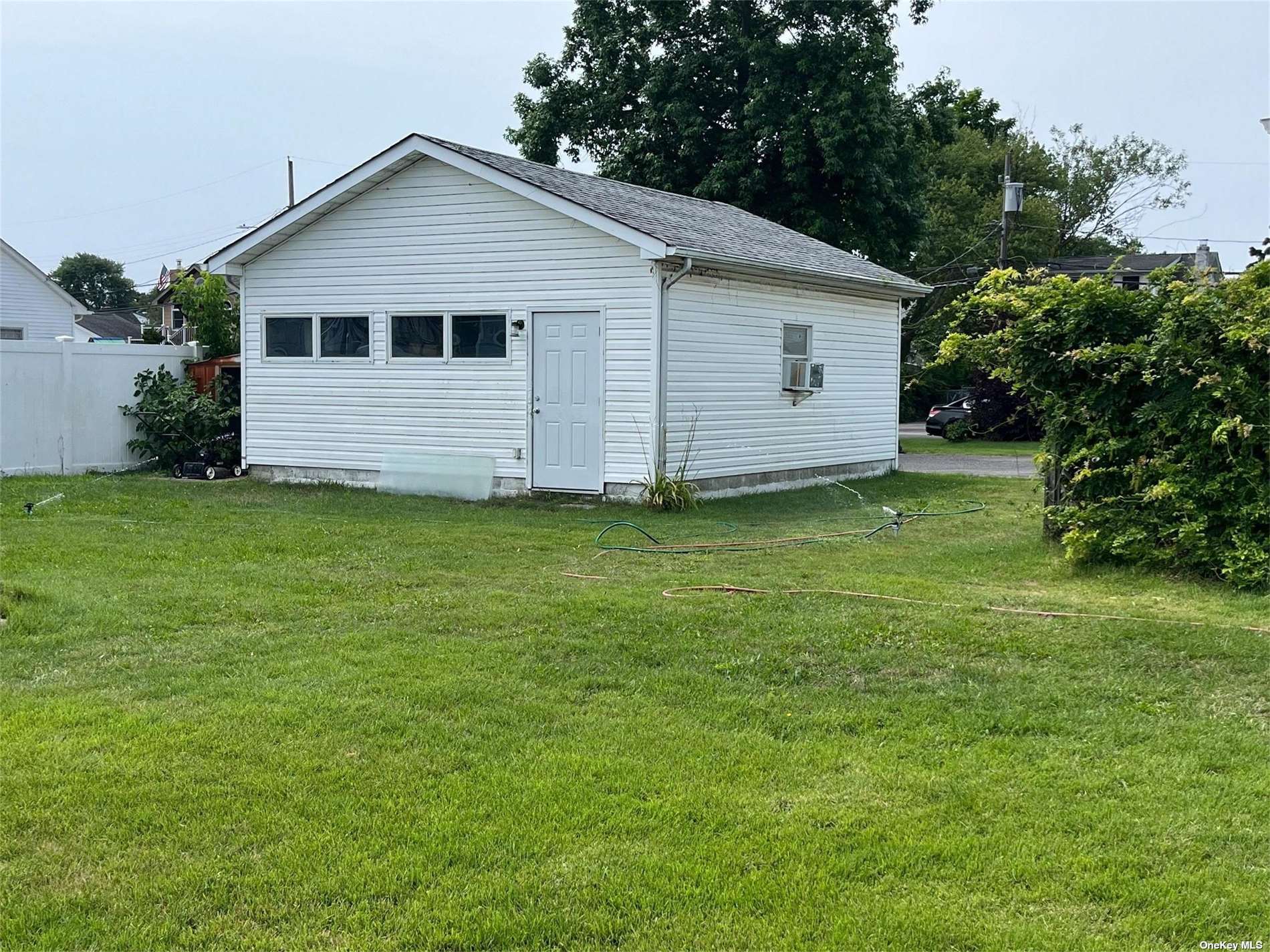 746 S Hickory Street, Lindenhurst, New York image 4