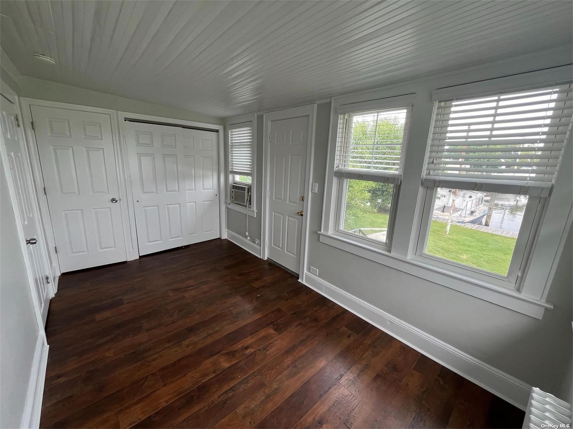 746 S Hickory Street, Lindenhurst, New York image 12