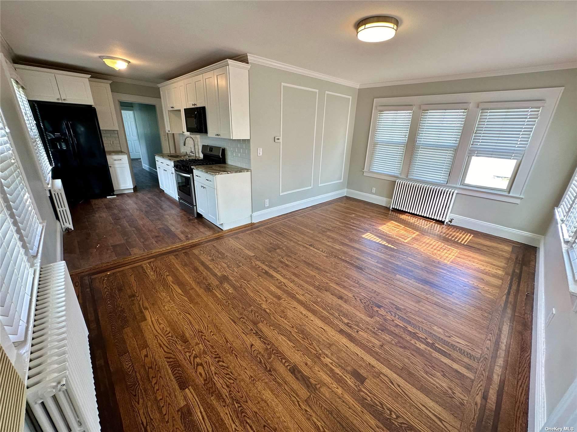 746 S Hickory Street, Lindenhurst, New York image 9