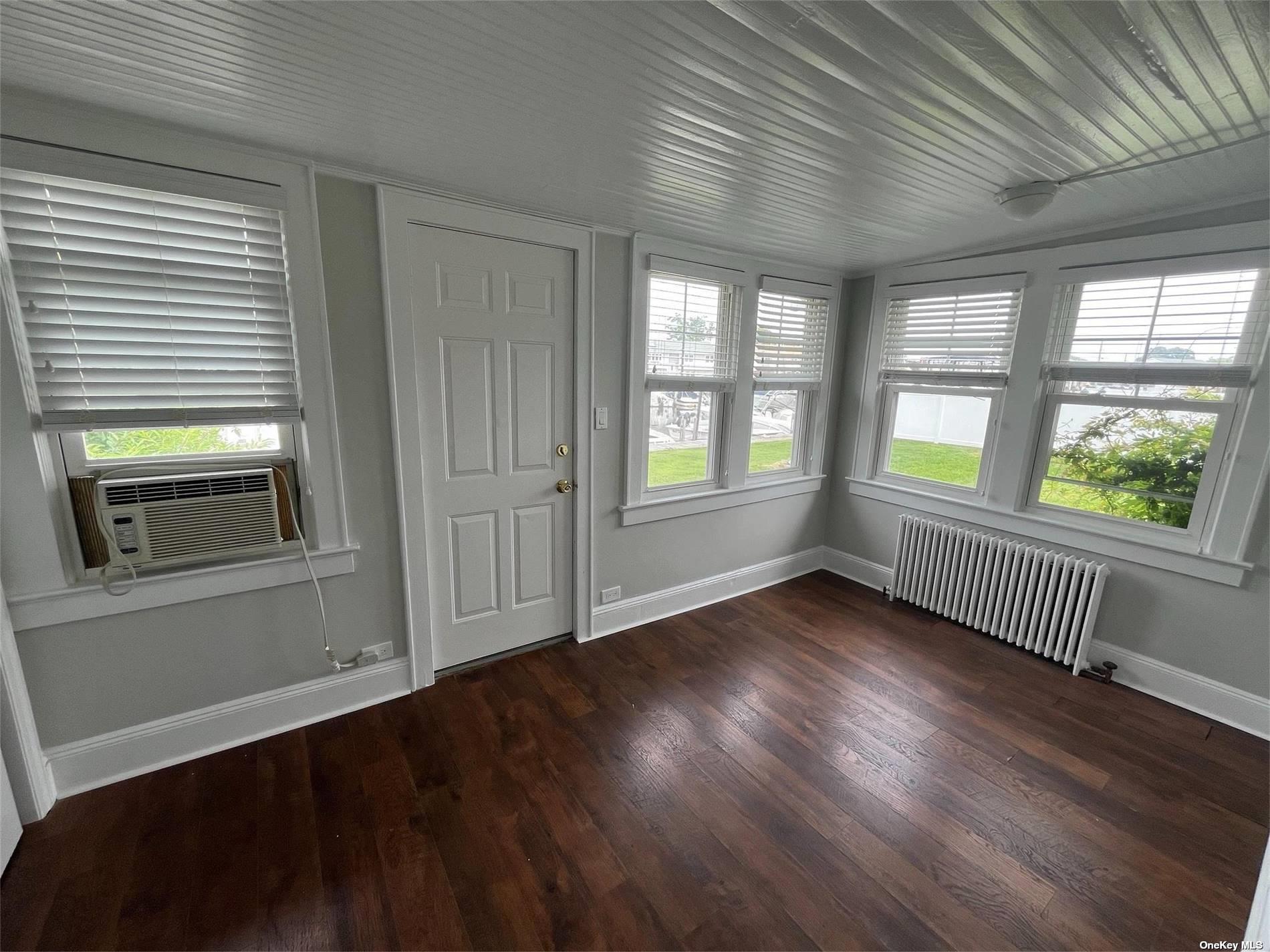 746 S Hickory Street, Lindenhurst, New York image 13