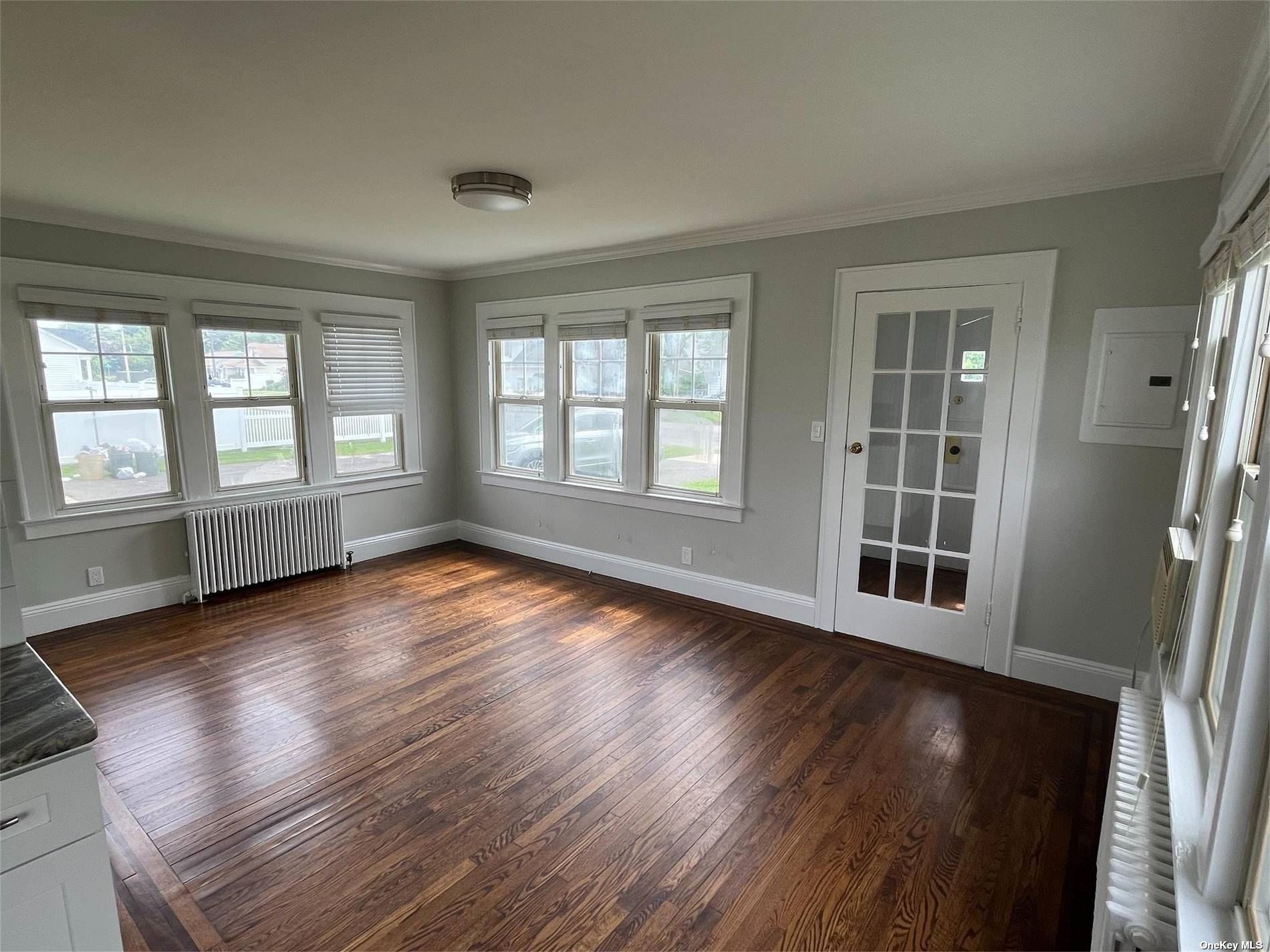 746 S Hickory Street, Lindenhurst, New York image 8
