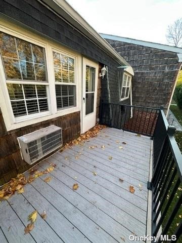 3 Anchorage Lane #B, Oyster Bay, New York image 2