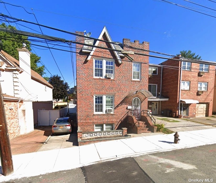 Property for Sale at 6621 53rd Road, Maspeth, Queens, NY - Bedrooms: 7 
Bathrooms: 4 
Rooms: 14  - $1,620,000