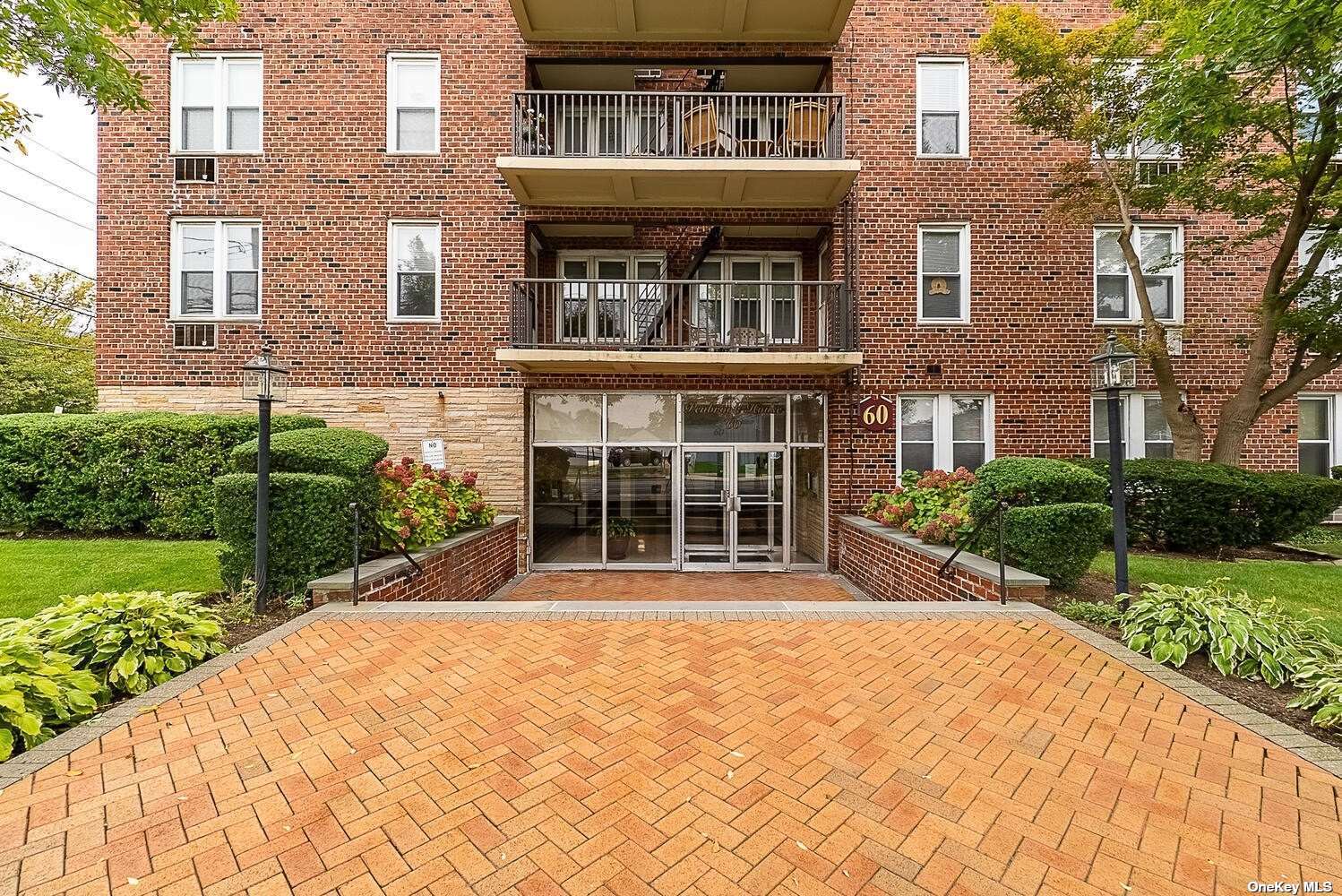 60 Hempstead Avenue #3H, Lynbrook, New York image 1