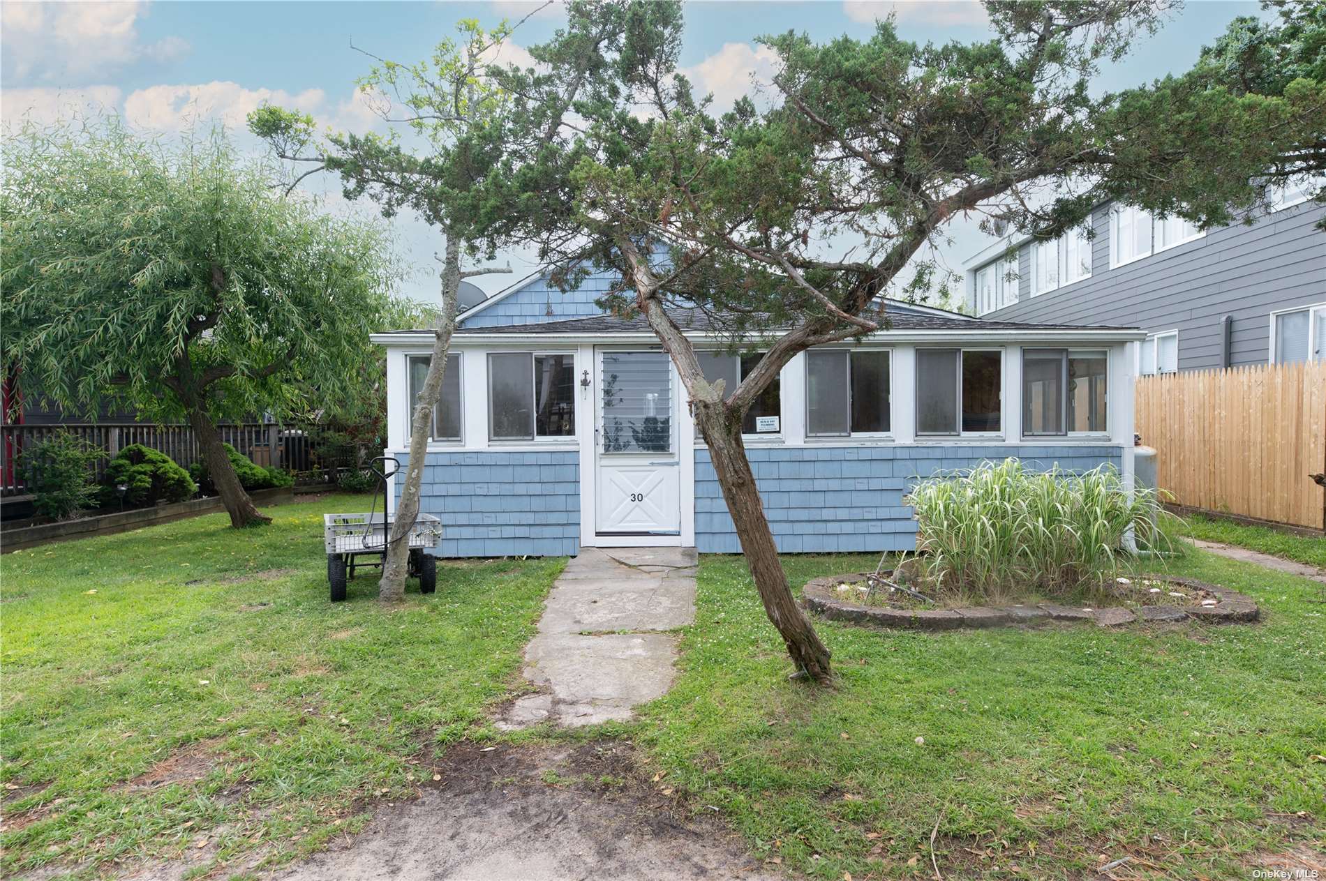 30 Bungalow Walk, Ocean Beach, Hamptons, NY - 2 Bedrooms  
1 Bathrooms - 