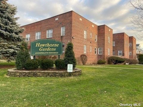 Photo of 149 Smith Street #E-22, Freeport, NY 11520 (MLS # L3557803) Photo of 149 Smith Street #E-22, Freeport, NY 11520 (MLS # L3557803)