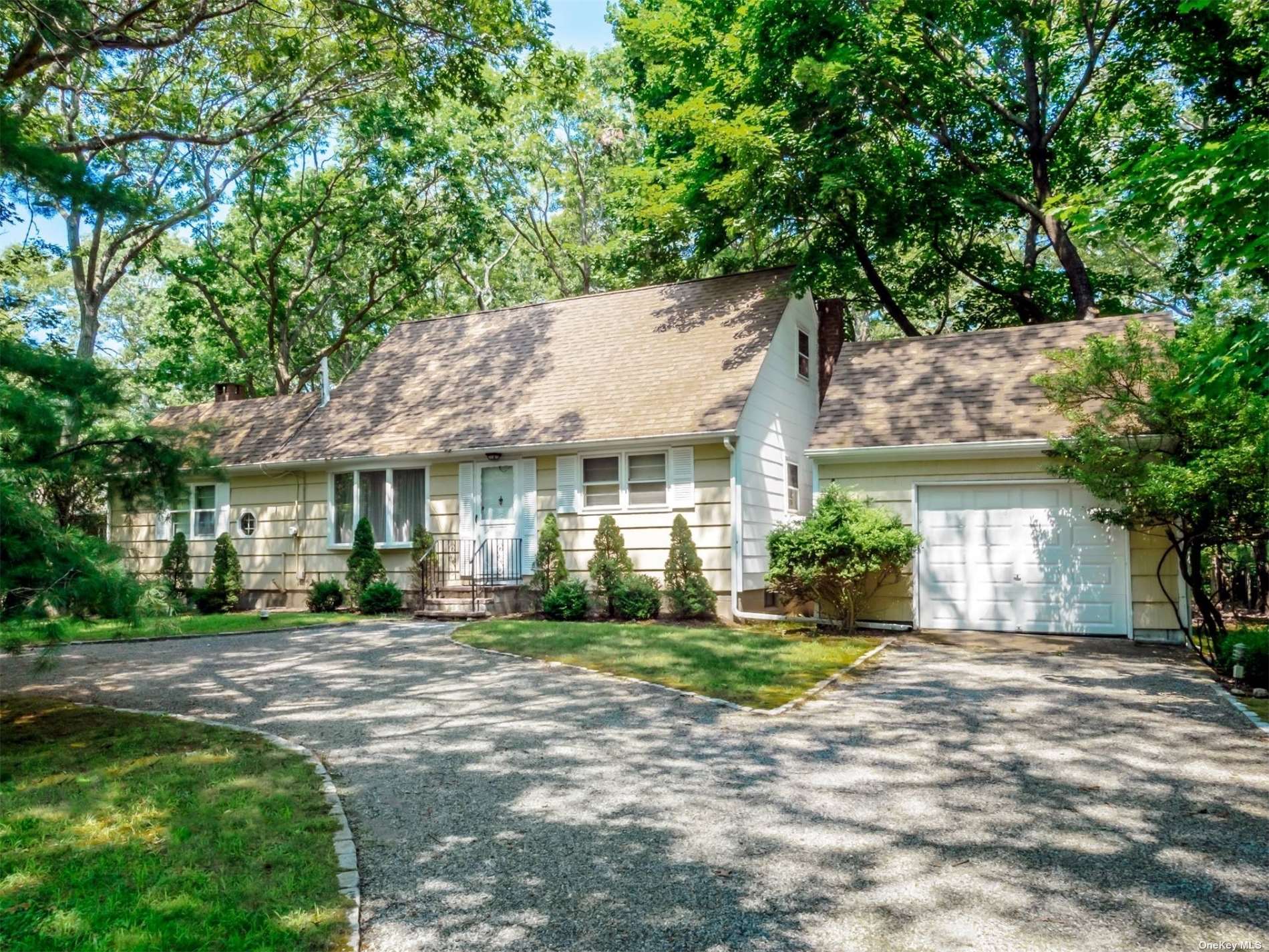 Photo 1 of 119 Pembroke Drive, East Hampton, NY, $949,000, Web #: 3570789