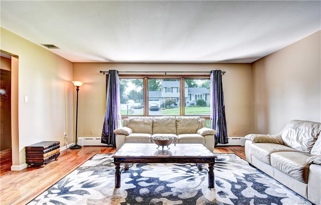 Photo 9 of 36 of 27 Greywood Drive house