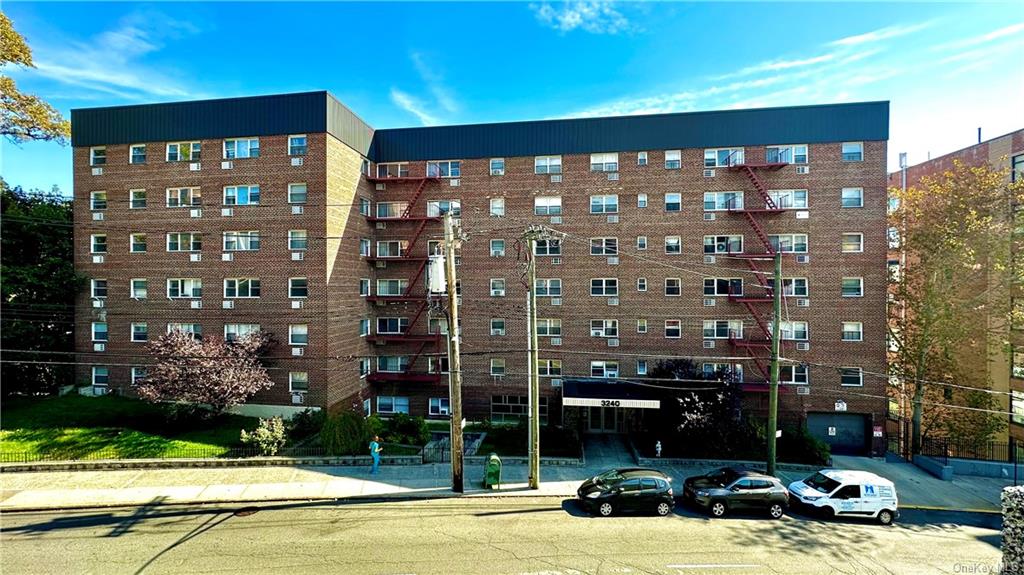 Property for Sale at 3240 Riverdale Avenue 4G, Bronx, New York - Bedrooms: 1 
Bathrooms: 1 
Rooms: 4  - $112,000