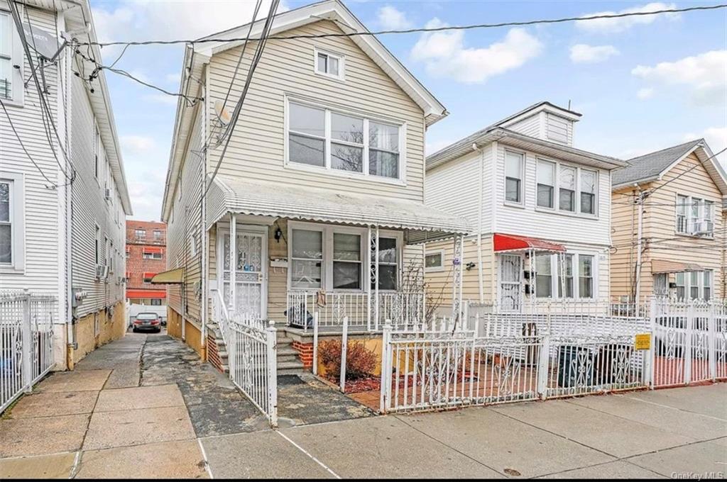 Rental Property at 4362 Edson Avenue 2, Bronx, New York - Bedrooms: 3 
Bathrooms: 1 
Rooms: 5  - $3,750 MO.