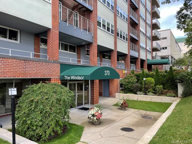 370 Westchester Avenue #7P, Port Chester, New York image 1