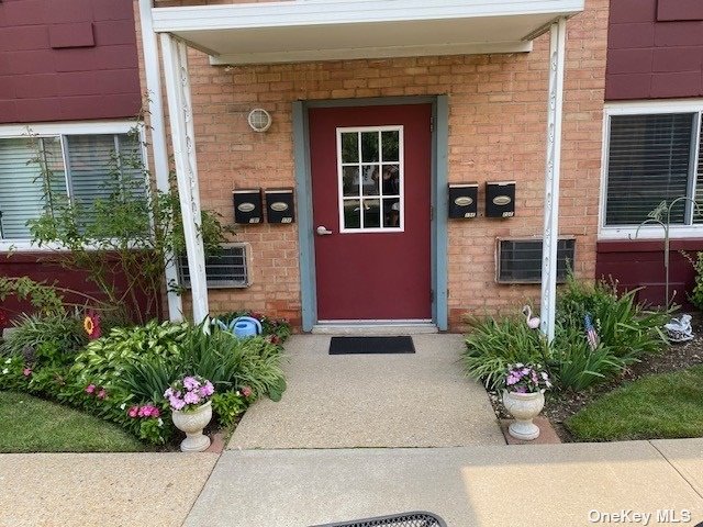 400 Fulton Street #20E, Farmingdale, New York image 1