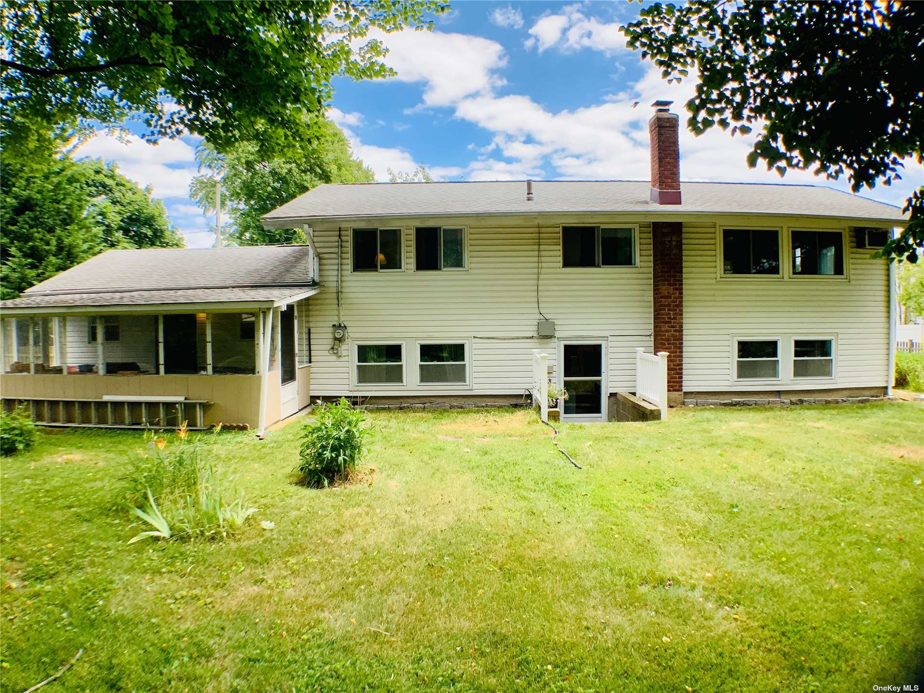 8 Amboy Road, Oakdale, New York image 32