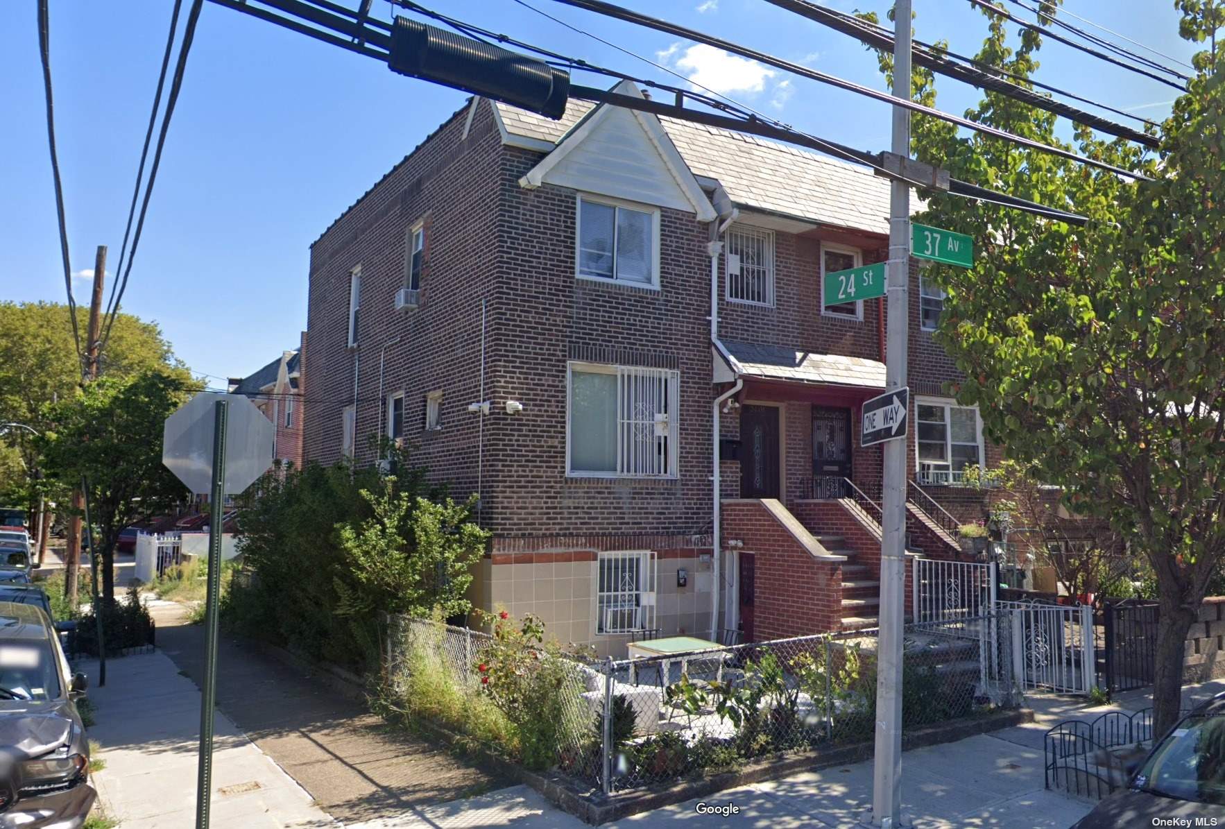 2401 37th Avenue, Long Island City, Queens, NY - 6 Bedrooms  
3 Bathrooms  
10 Rooms - 