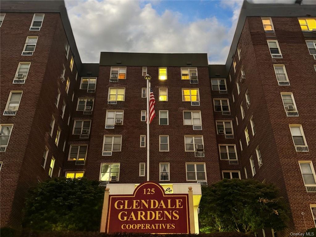 125 Bronx River Road 7C, Yonkers, New York - 1 Bedrooms  
1 Bathrooms  
5 Rooms - 