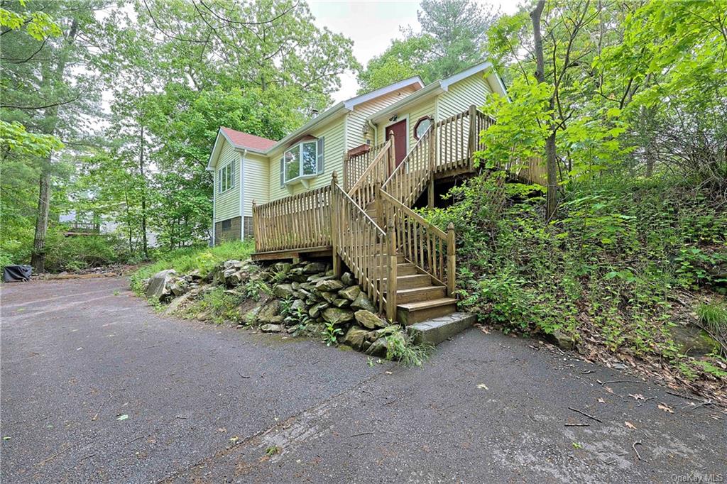 3 Fourth Road, Greenwood Lake, New York image 3