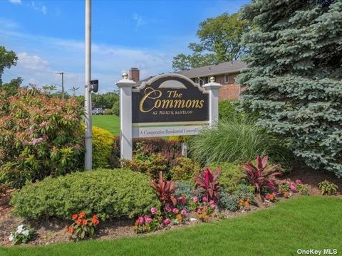 121 Edmunton Drive G-8 North Babylon NY 11703