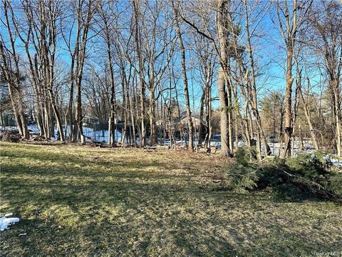 Homes For Sale - 51 Strawtown Road<br/> West Nyack, NY 10994