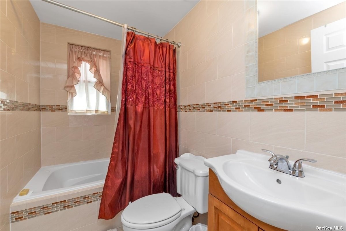 Photo 11 of 20 of 110-42 207th Street house