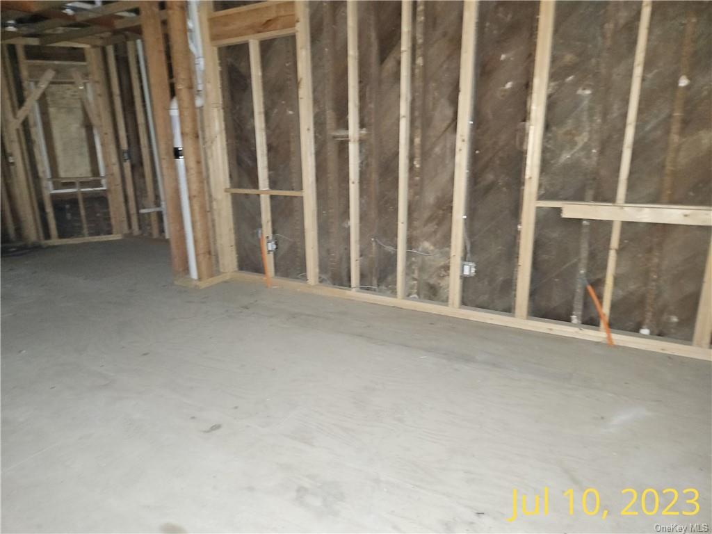 Photo 4 of 9 of 1719 Barnes Avenue house