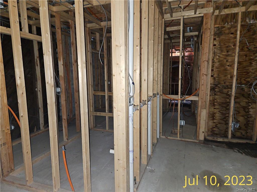 Photo 7 of 9 of 1719 Barnes Avenue house