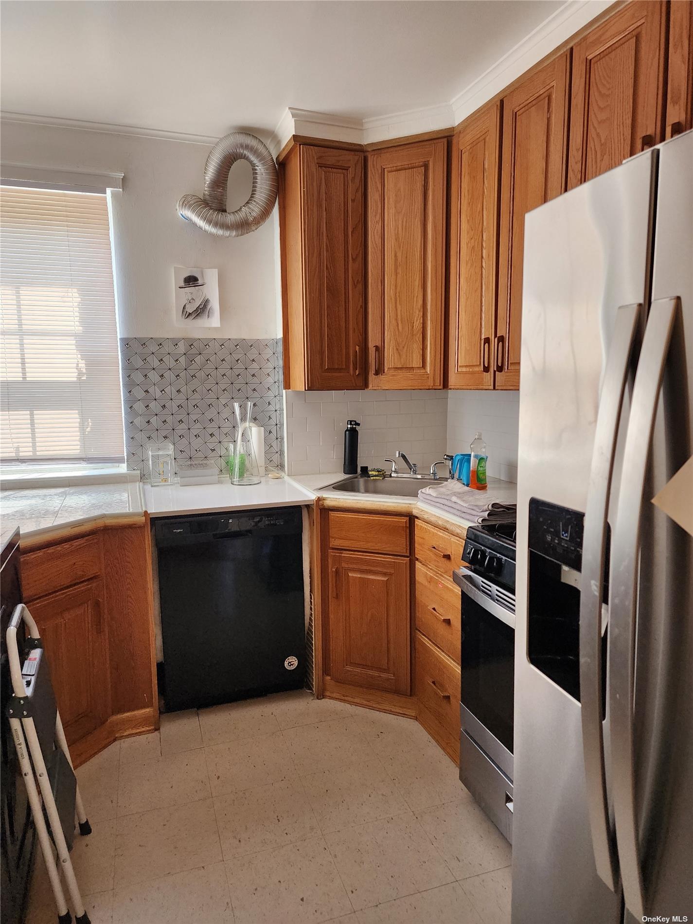 78 Avenue A, Kew Garden Hills, Queens, NY - 2 Bedrooms  
1 Bathrooms  
5 Rooms - 