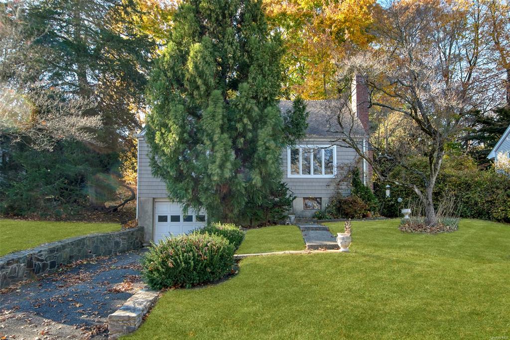 8 Knollwood Drive, Rye Brook, New York image 2