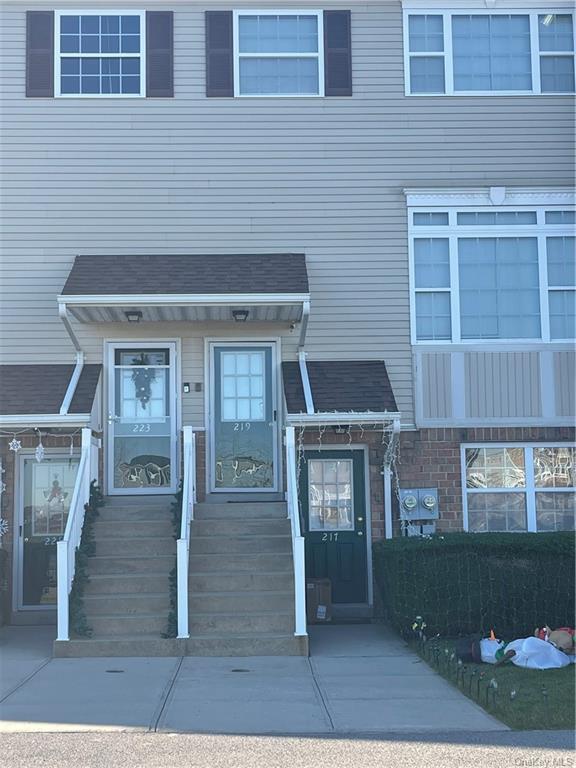 Property for Sale at 219 Surf Drive 134B, Bronx, New York - Bedrooms: 3 
Bathrooms: 2 
Rooms: 6  - $485,900